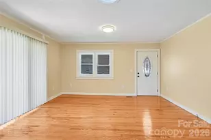9 Woodfin Ave, Asheville, NC 28804 - Photo 13