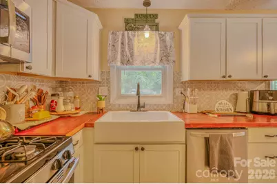 112 Amelia Drive, Hendersonville, NC 28792 - Photo 9