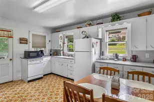127 Stafford Rd, Spruce Pine, NC 28777 - Photo 5