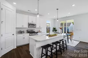 18230 Torchbearer Ln, Charlotte, NC 28278 - Photo 5