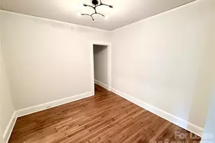 2523 Cranbrook Ln, Charlotte, NC 28207 - Photo 3