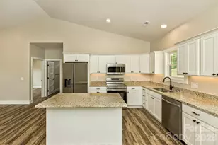 112 Peyton Elaine Rd, Clyde, NC 28721 - Photo 7