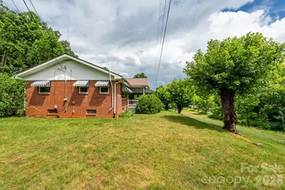 302 Sprinkle Branch Road, Marshall, NC 28753 - Photo 9