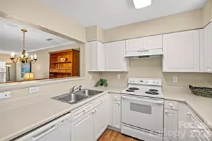 4259 Melrose Club Dr, Matthews, NC 28105 - Photo 7