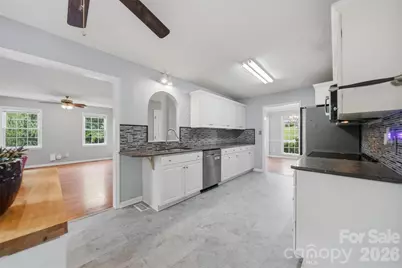 1737 9th Street Place SE, Hickory, NC 28602 - Photo 9
