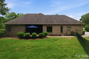 1705 29th Ave Pl NE, Hickory, NC 28601 - Photo 33