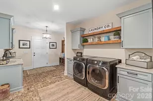 6991 Oakridge Rd, Clover, SC 29710 - Photo 5