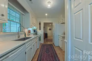 2425 Turnberry Ln, Charlotte, NC 28210 - Photo 15