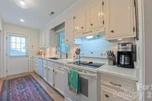 2425 Turnberry Ln, Charlotte, NC 28210 - Photo 13