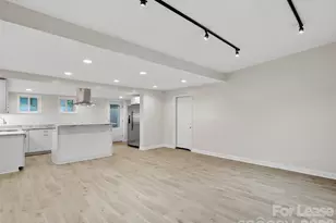112 W Main St, Burnsville, NC 28714 - Photo 7