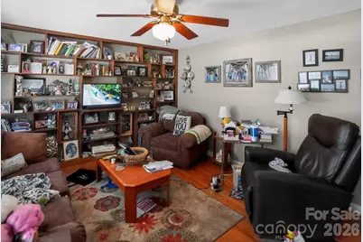 2291 19th Avenue NE, Hickory, NC 28601 - Photo 3