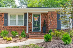 3723 Litchfield Rd, Charlotte, NC 28211 - Photo 3