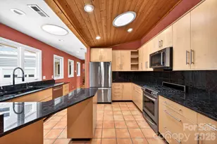38 Lookout Rd, Asheville, NC 28804 - Photo 9
