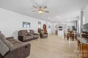2368 Trollinger Dr, Catawba, NC 28609 - Photo 9