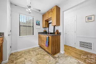 2305 Abbey Cir, Asheville, NC 28805 - Photo 7