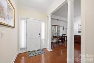4405 Squirrel Trail Ln, Charlotte, NC 28269 - Photo 3