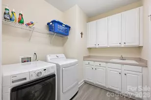 4405 Squirrel Trail Ln, Charlotte, NC 28269 - Photo 29