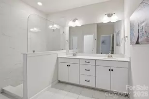 8134 Merryvale Ln, Charlotte, NC 28214 - Photo 7
