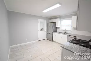 924 Edgegreen Dr, Charlotte, NC 28217 - Photo 9