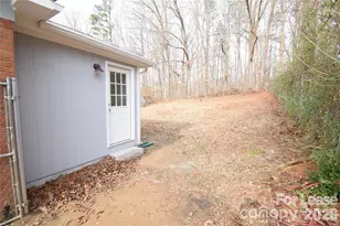 924 Edgegreen Dr, Charlotte, NC 28217 - Photo 33