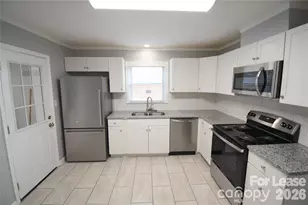 924 Edgegreen Dr, Charlotte, NC 28217 - Photo 3