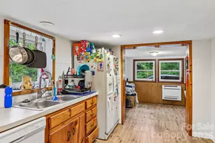 677 Mt Olivet Rd, Zirconia, NC 28790 - Photo 7