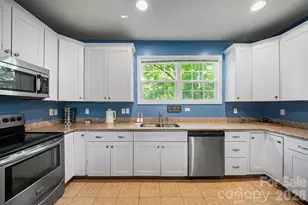 7 Apple Ln, Asheville, NC 28804 - Photo 3