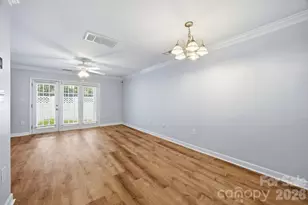 1215 Green Oaks Ln, Charlotte, NC 28205 - Photo 9