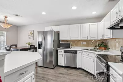 8406 Southgate Commons Drive, Charlotte, NC 28277 - Photo 9