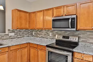 8946 Chalkstone Rd, Charlotte, NC 28216 - Photo 9