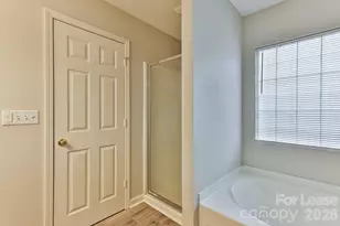 8946 Chalkstone Rd, Charlotte, NC 28216 - Photo 33