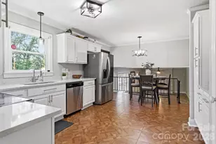 6621 Fairlawn Rd, Charlotte, NC 28215 - Photo 9