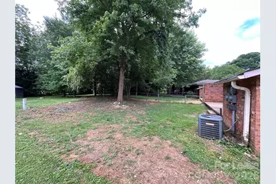4928 Malibu Drive, Charlotte, NC 28215 - Photo 3