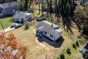 204 22nd Ave NE, Hickory, NC 28601 - Photo 1