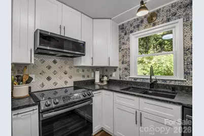 395 E Howard Street, Tryon, NC 28782 - Photo 15