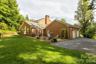 425 Sondley Woods Pl, Asheville, NC 28805 - Photo 37