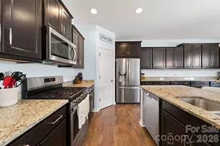 11033 Crane Creek Dr, Charlotte, NC 28278 - Photo 11