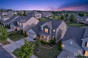 11033 Crane Creek Dr, Charlotte, NC 28278 - Photo 5