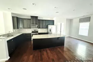 1935 Fleetwood Dr, Charlotte, NC 28208 - Photo 3