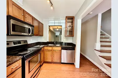 1207 Green Oaks Lane #J, Charlotte, NC 28205 - Photo 7