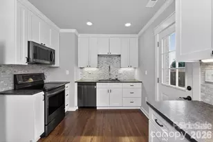 307 E Peterson Dr, Charlotte, NC 28203 - Photo 5