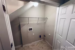 940 Tiger Ln, Charlotte, NC 28262 - Photo 19