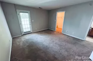 940 Tiger Ln, Charlotte, NC 28262 - Photo 13