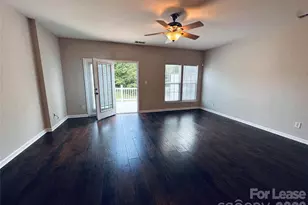 940 Tiger Ln, Charlotte, NC 28262 - Photo 5