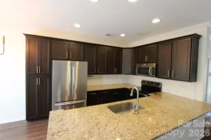 626 Fountain Ct, Fort Mill, SC 29715 - Photo 5