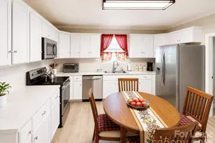 1406 W Walnut Ave, Gastonia, NC 28052 - Photo 3