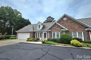687 Carlton Dr, Gastonia, NC 28054 - Photo 1