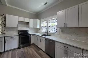 409 N 12th St, Bessemer City, NC 28016 - Photo 7