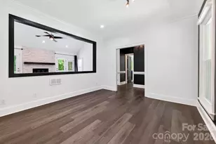 9131 N Pine Hill Ln, Charlotte, NC 28215 - Photo 15