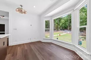 9131 N Pine Hill Ln, Charlotte, NC 28215 - Photo 11